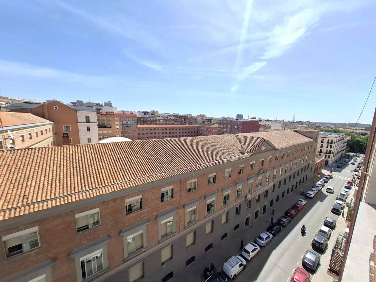 3 soveværelse Lejlighed til leje i Madrid by - € 2.100 (Ref: 9819767)