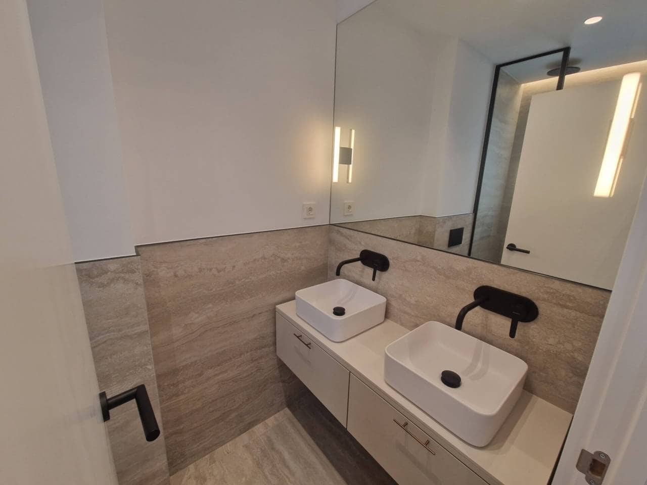 4 soveværelse Lejlighed til salg i Madrid by - € 2.695.000 (Ref: 9850803)