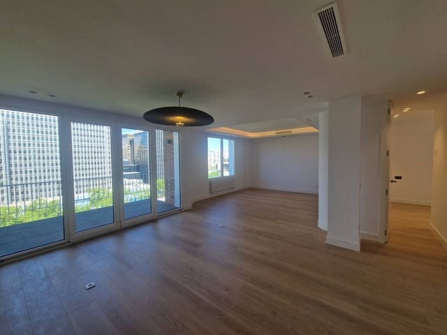 4 soveværelse Lejlighed til salg i Madrid by - € 2.695.000 (Ref: 9850803)