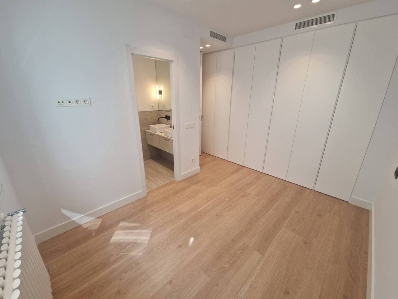 4 soveværelse Lejlighed til salg i Madrid by - € 2.695.000 (Ref: 9850803)