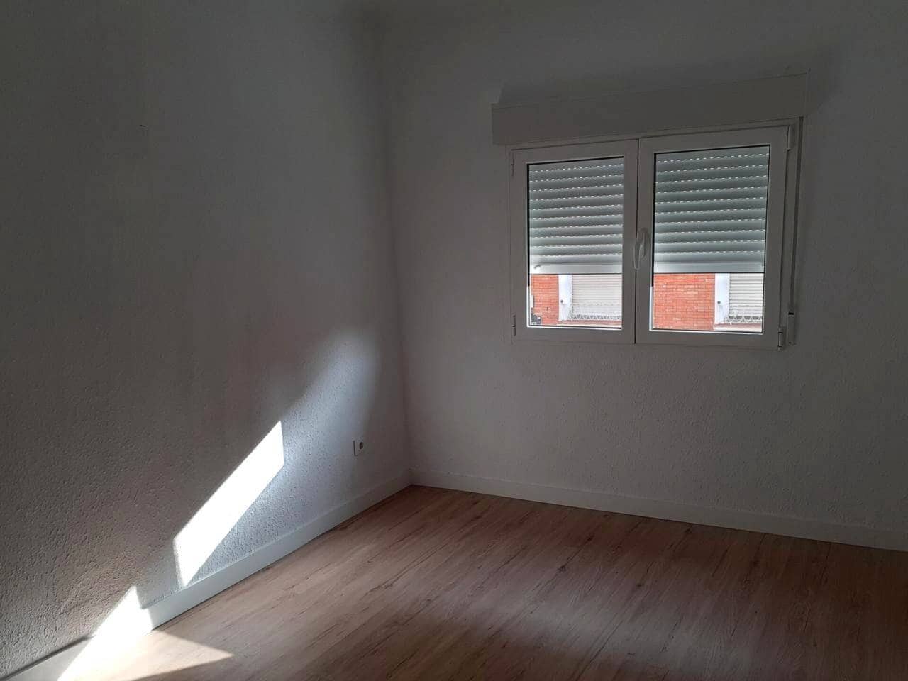 2 soveværelse Lejlighed til salg i Madrid by - € 240.000 (Ref: 9850804)