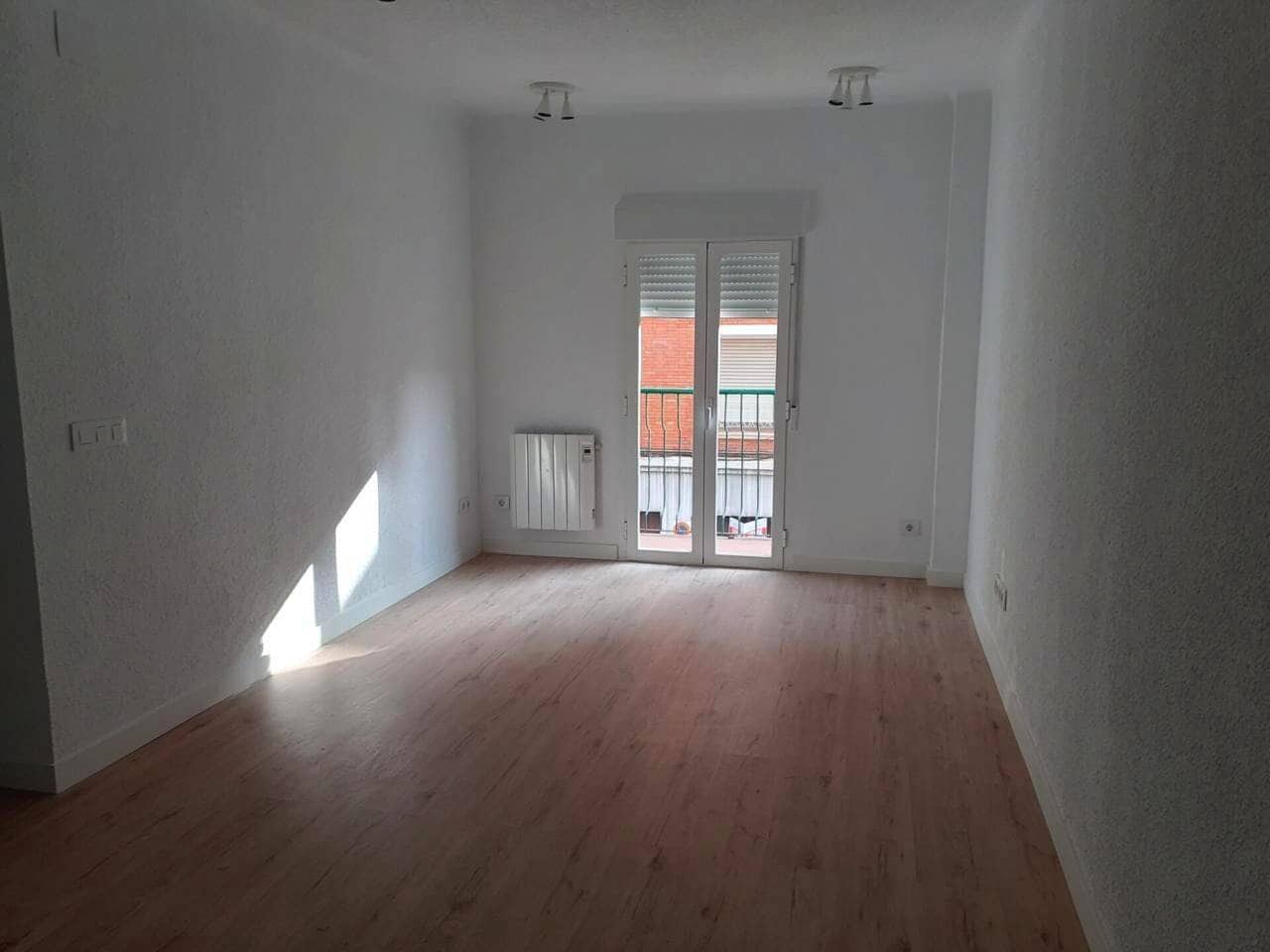 2 soveværelse Lejlighed til salg i Madrid by - € 240.000 (Ref: 9850804)