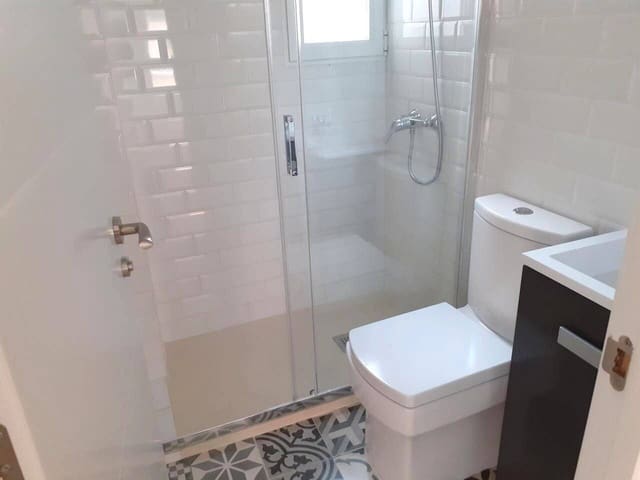 2 soveværelse Lejlighed til salg i Madrid by - € 240.000 (Ref: 9850804)