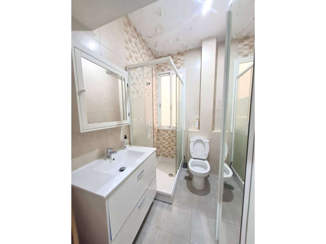 4 Zimmer Wohnung zu vermieten in Madrid Stadt - 1.700 € (Ref: 9880490)