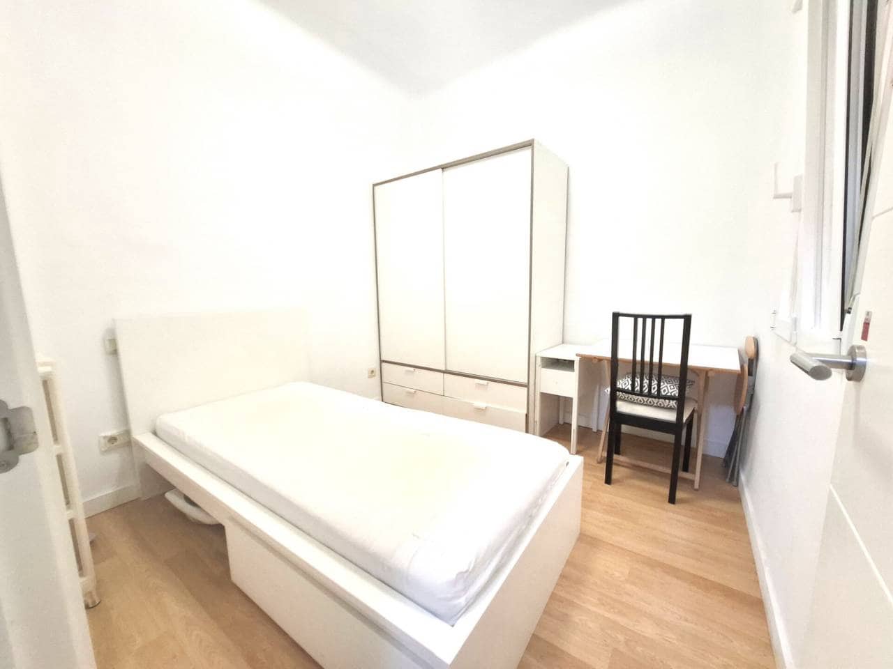 4 Zimmer Wohnung zu vermieten in Madrid Stadt - 1.700 € (Ref: 9880490)