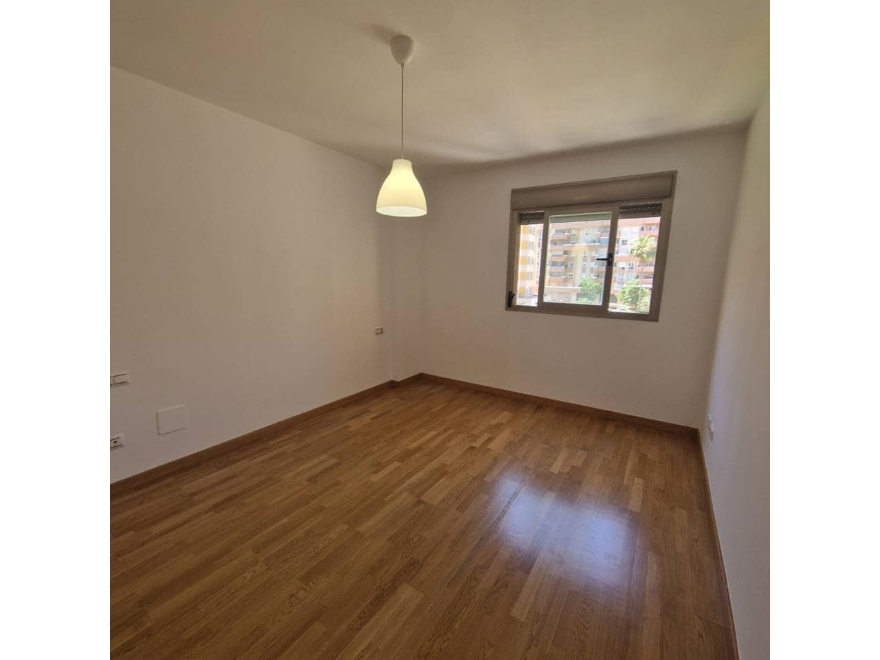 2 bedroom Flat for rent in Malaga city with pool garage - € 1,550 (Ref: 9902698)