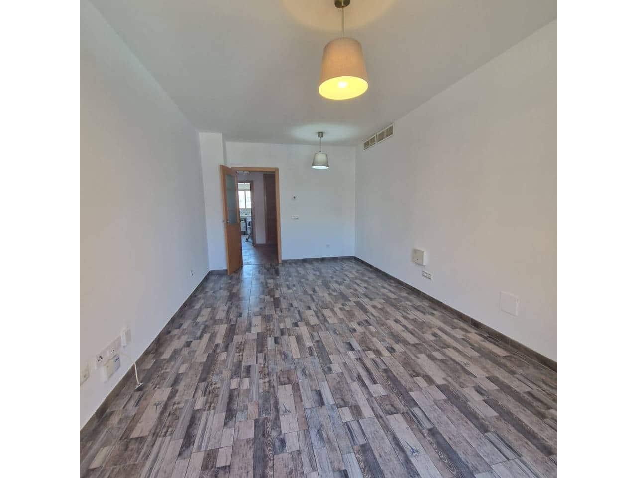 2 bedroom Flat for rent in Malaga city with pool garage - € 1,550 (Ref: 9902698)
