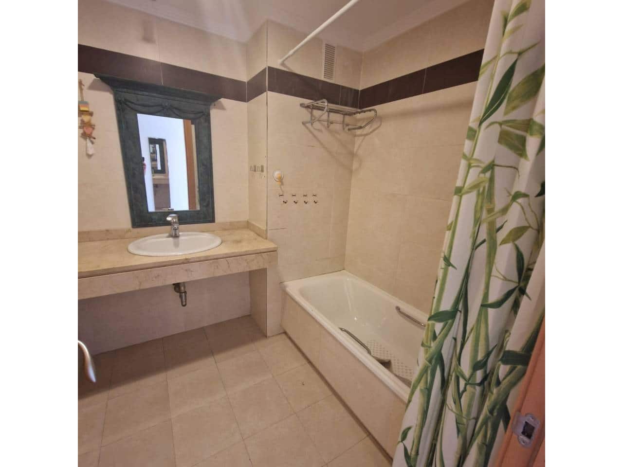 2 bedroom Flat for rent in Malaga city with pool garage - € 1,550 (Ref: 9902698)