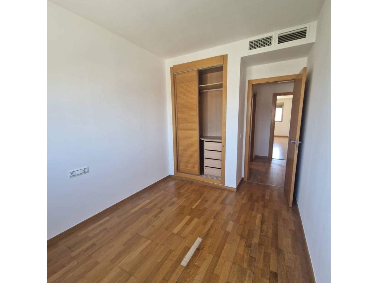 2 bedroom Flat for rent in Malaga city with pool garage - € 1,550 (Ref: 9902698)