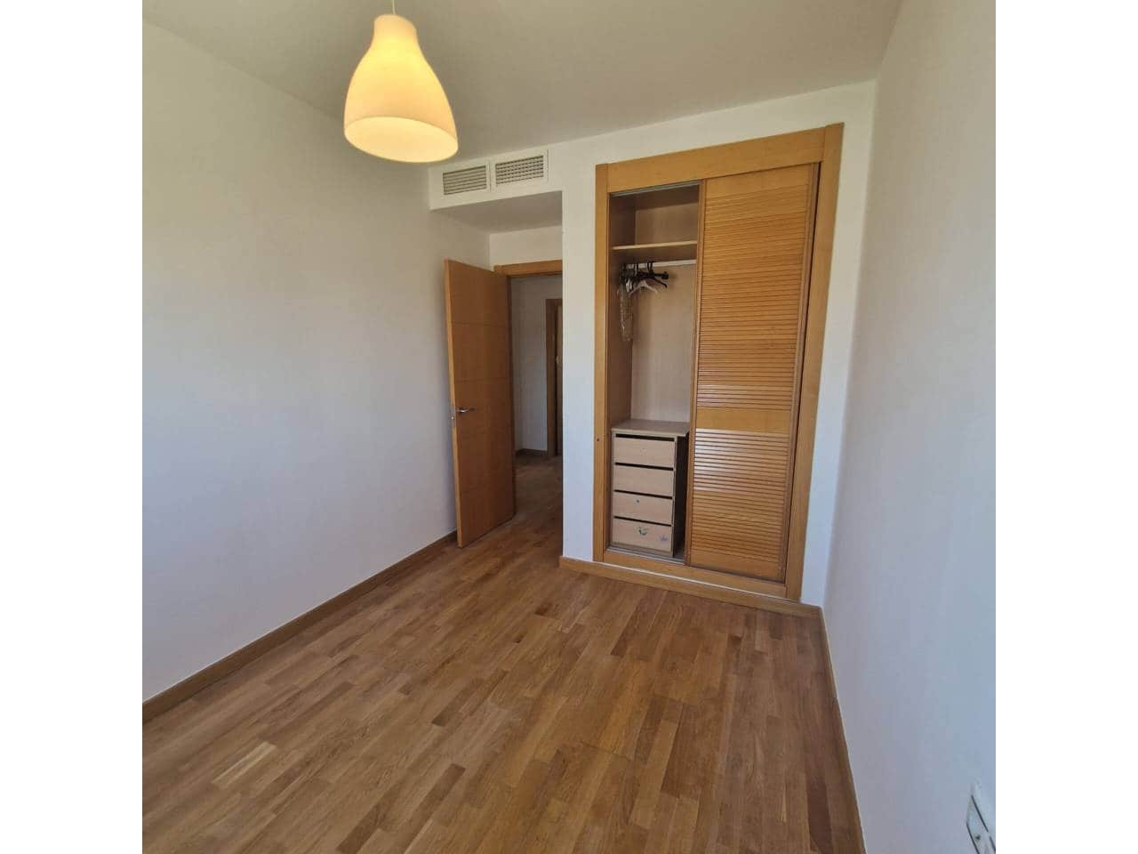 2 bedroom Flat for rent in Malaga city with pool garage - € 1,550 (Ref: 9902698)