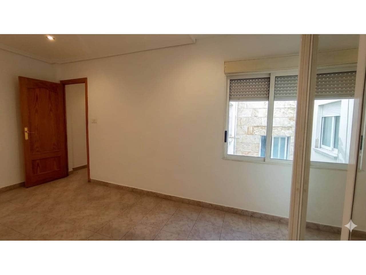 3 quarto Apartamento para arrendar em Almassora / Almazora - 600 € (Ref: 9926624)