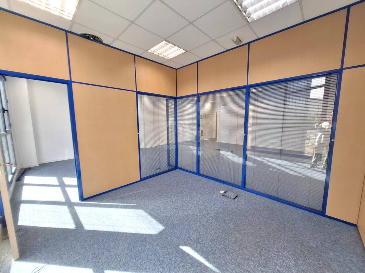 Kontor til leje i Madrid by med garage - € 1.100 (Ref: 9937428)