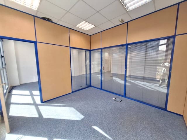 Kontor til leje i Madrid by med garage - € 1.100 (Ref: 9937428)