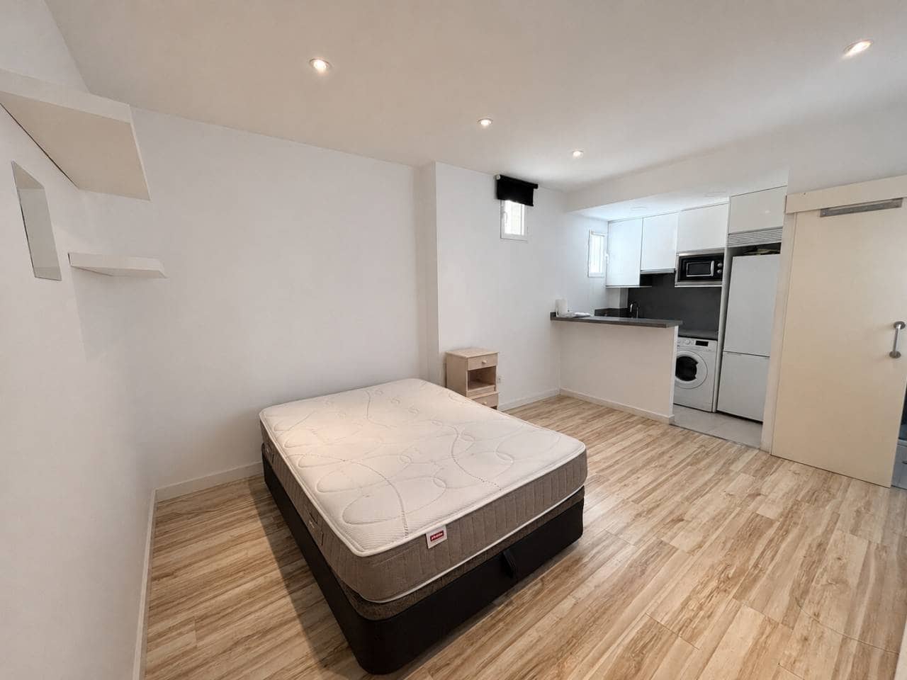 1 soveværelse Studio til leje i Madrid by - € 950 (Ref: 9953628)