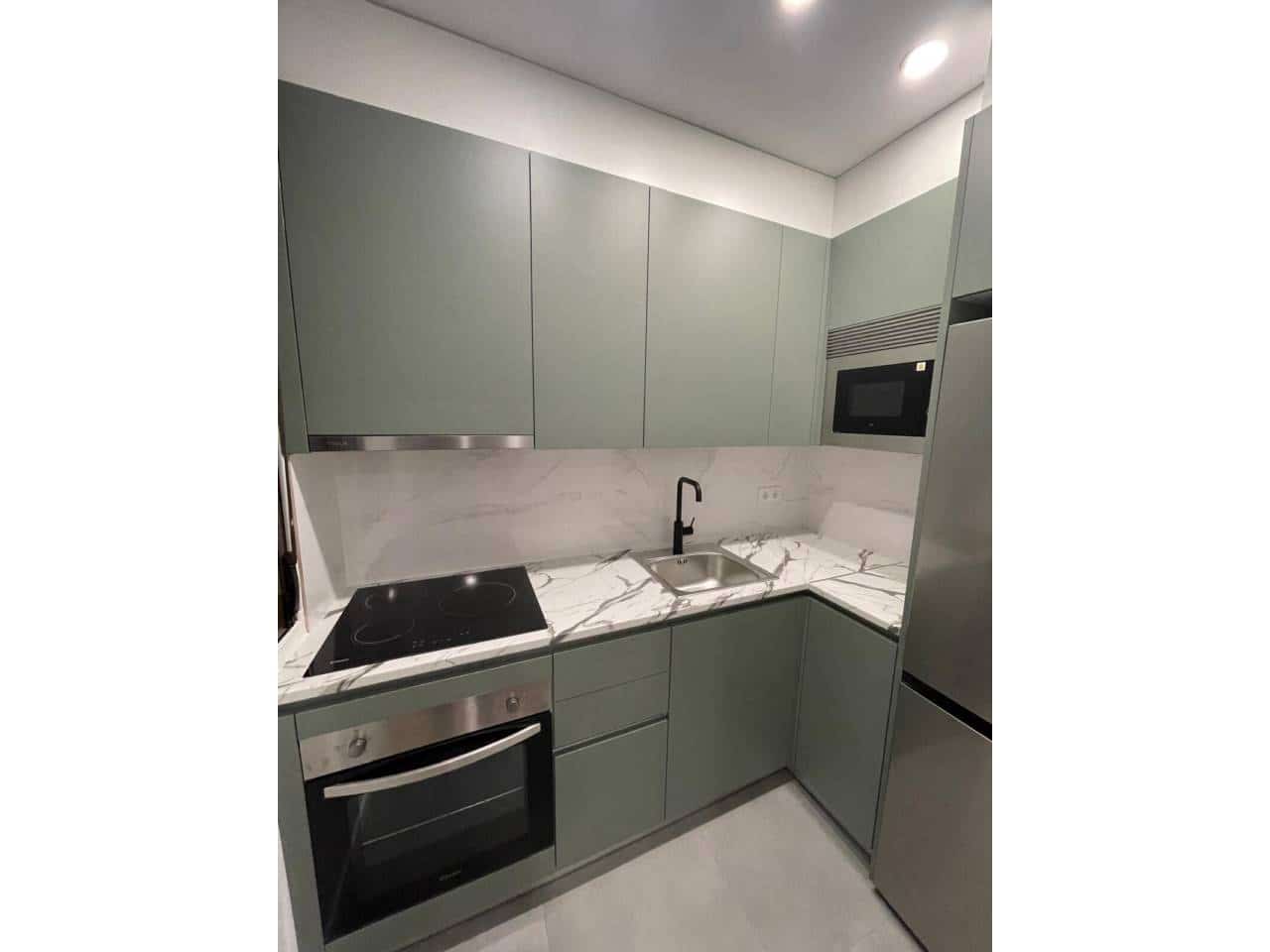 1 quarto Apartamento para arrendar em Madrid cidade - 1 250 € (Ref: 9961878)