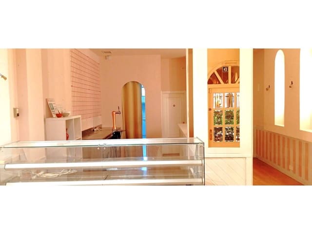 Kommersiell til salgs i Tres Cantos - € 220 000 (Ref: 9986243)