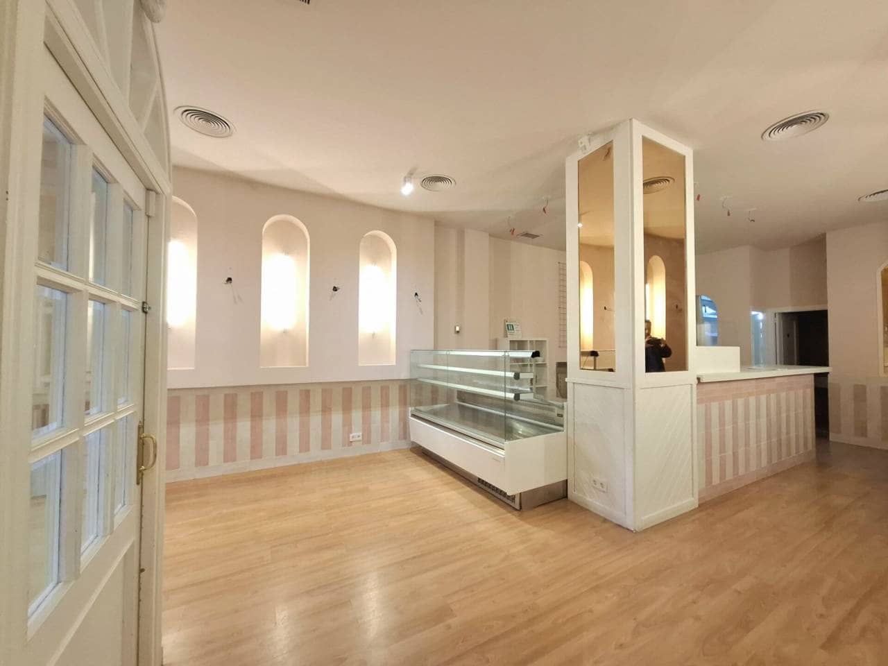 Gewerbe zu verkaufen in Tres Cantos - 220.000 € (Ref: 9986243)