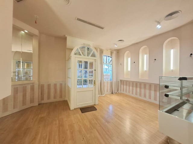 Kommersiell til salgs i Tres Cantos - € 220 000 (Ref: 9986243)