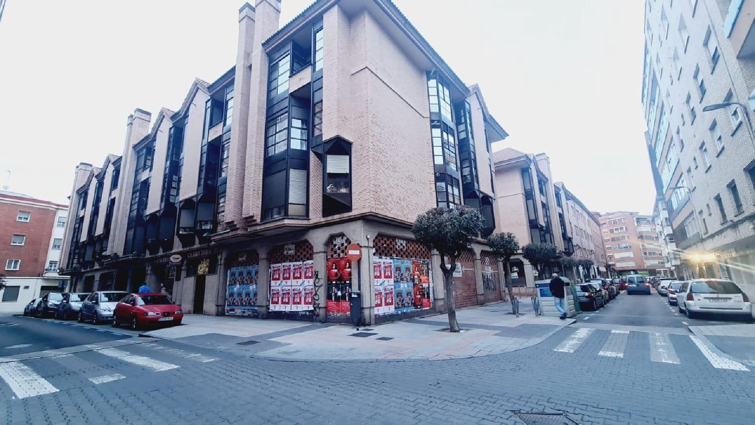 Kommersiell til leie i Palencia by - € 300 (Ref: 10099516)