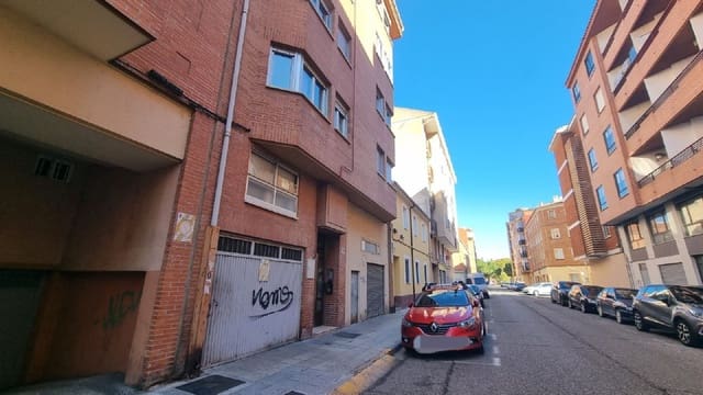 Garage for sale in Palencia city - € 22,000 (Ref: 10099518)