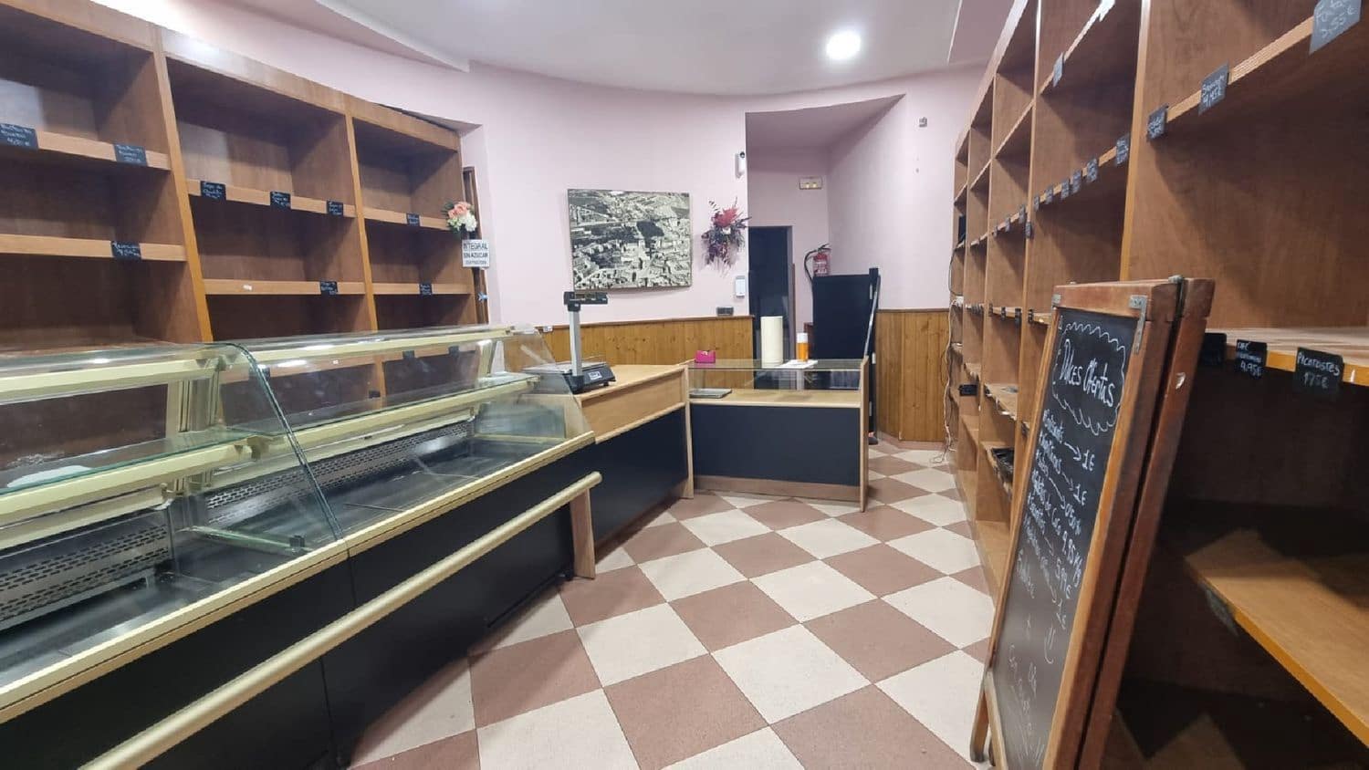 Kommersiell til leie i Palencia by - € 650 (Ref: 10099520)