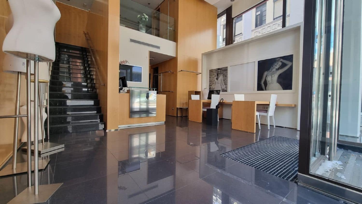Commercieel te huur in Palencia stad - € 2.500 (Ref: 10099521)