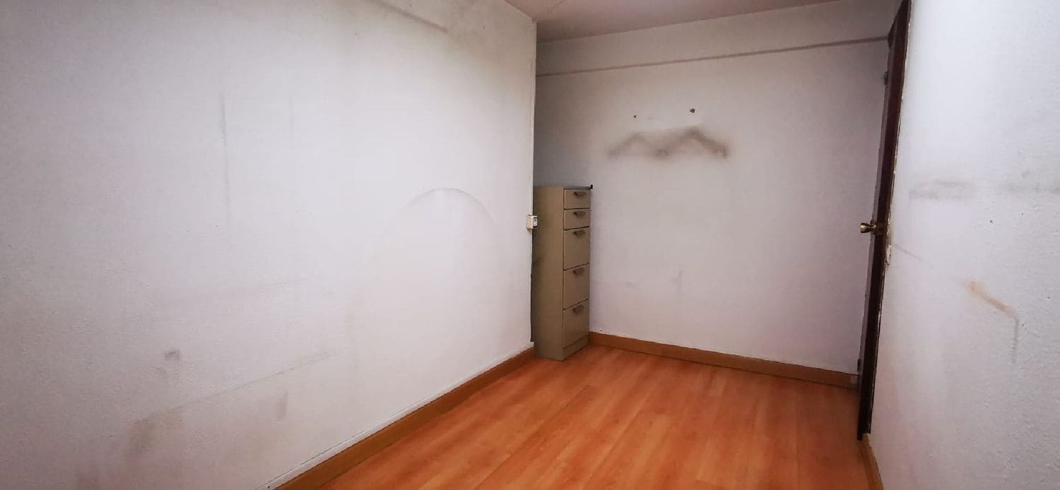 Bureau à louer à Palencia ville - 500 € (Ref: 10099522)