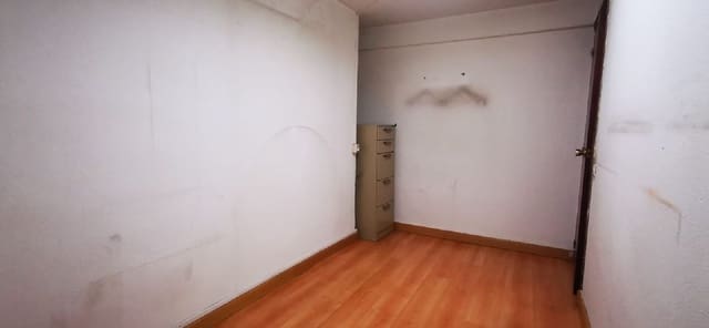 Kantoor te huur in Palencia stad - € 500 (Ref: 10099522)