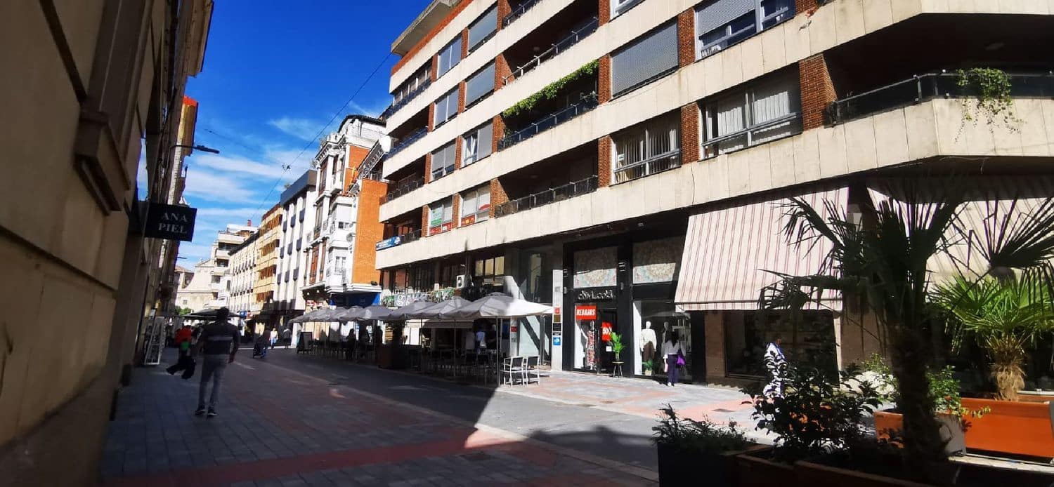 Bureau à louer à Palencia ville - 500 € (Ref: 10099522)