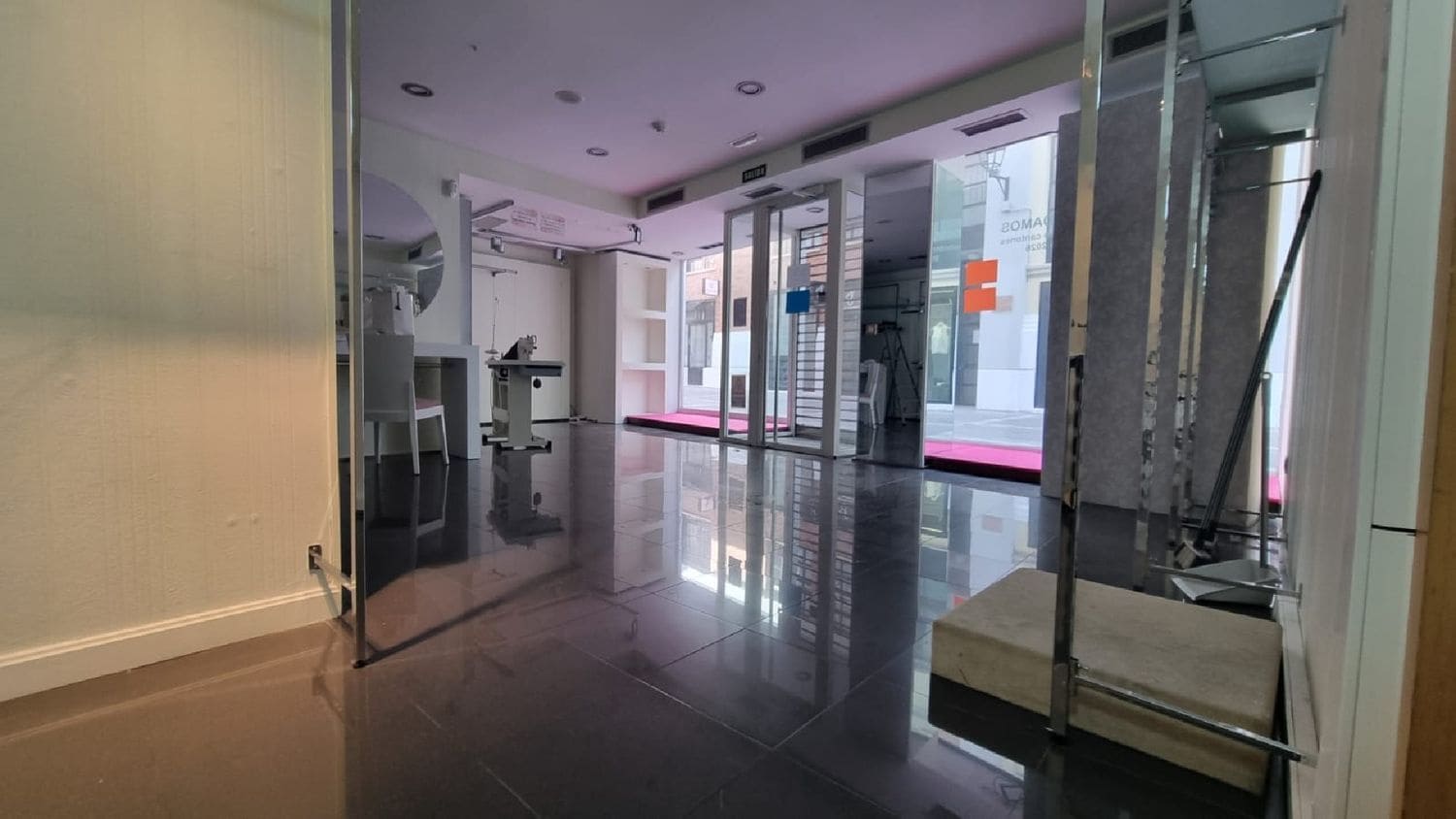 Commercial for sale in Palencia city - € 500,000 (Ref: 10099523)