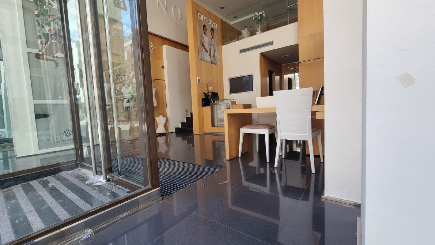 Commercial for sale in Palencia city - € 500,000 (Ref: 10099523)