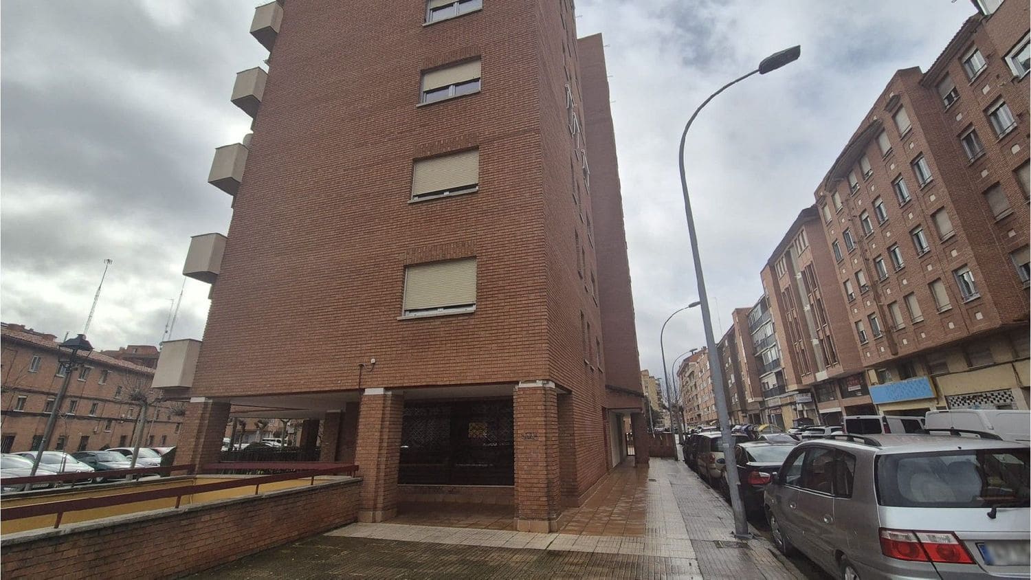 Commercial for sale in Palencia city - € 80,000 (Ref: 10099526)