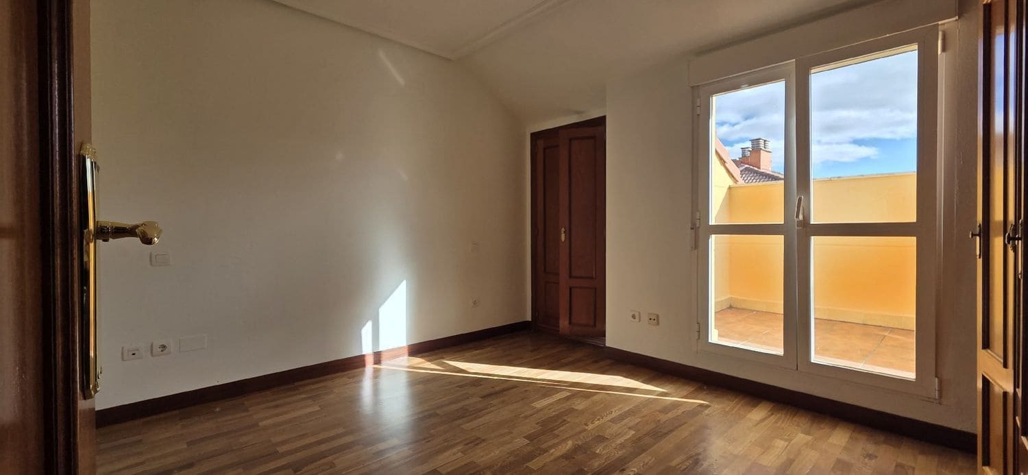 Penthouse te koop in Palencia stad - € 179.000 (Ref: 10106575)