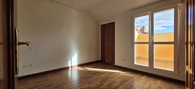 Penthouse te koop in Palencia stad - € 179.000 (Ref: 10106575)