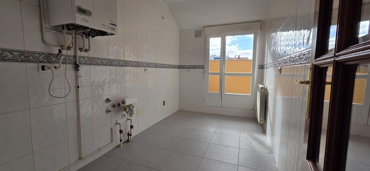 Penthouse te koop in Palencia stad - € 179.000 (Ref: 10106575)