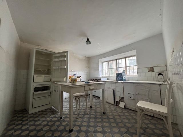 Hus til salgs i Carrión de los Condes - € 90 000 (Ref: 10106577)