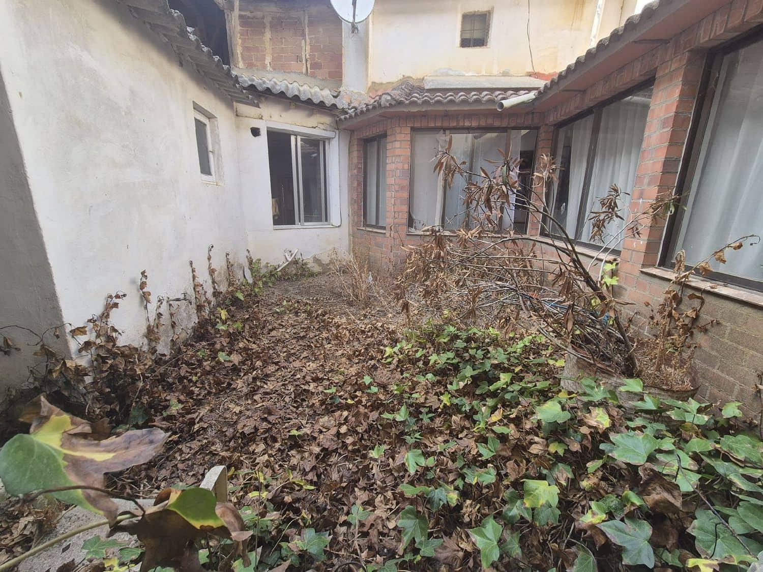 Townhouse for sale in Becerril de Campos - € 59,000 (Ref: 10130466)