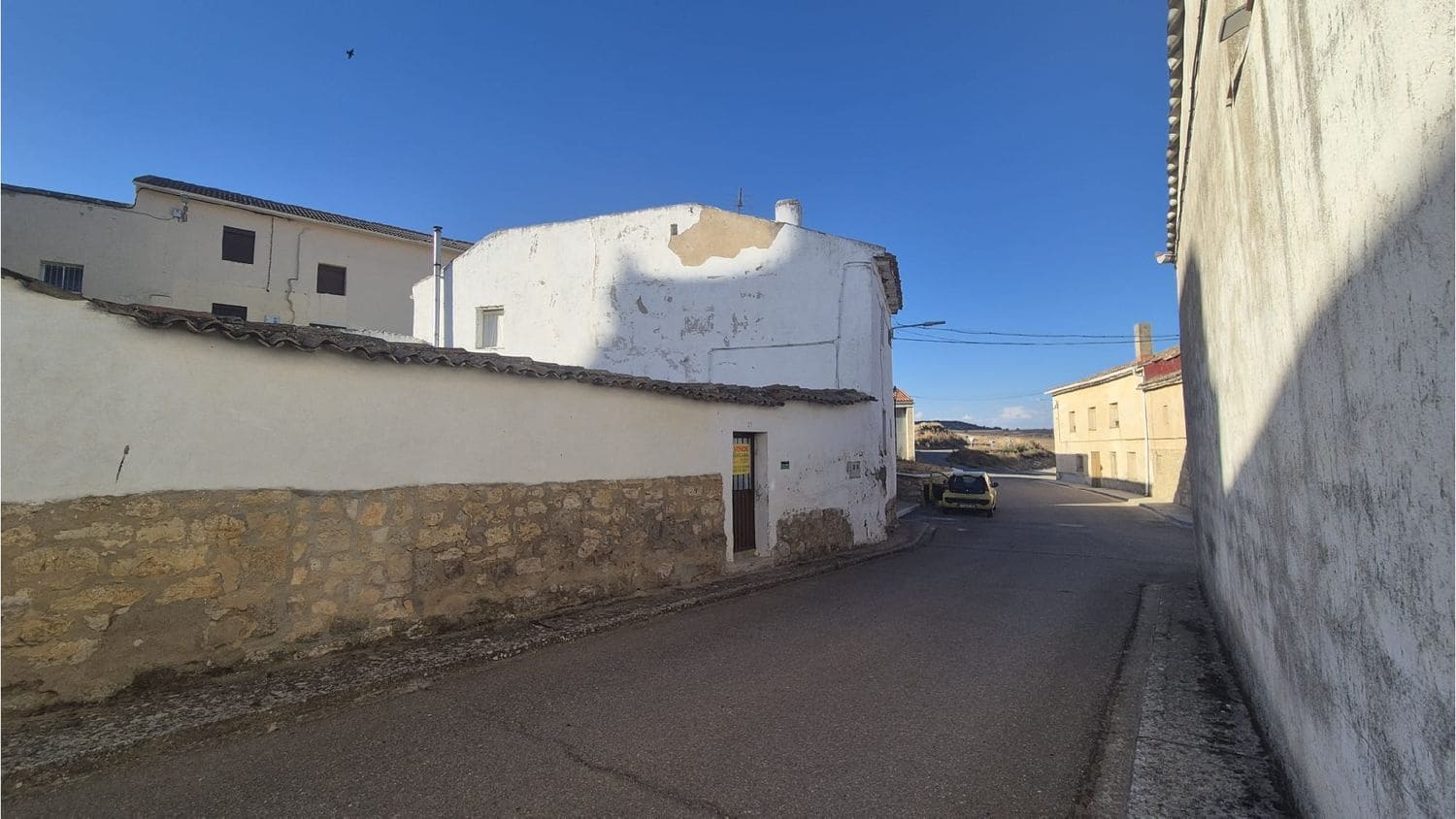 Townhouse for sale in Valdeolmillos - € 25,000 (Ref: 10130467)