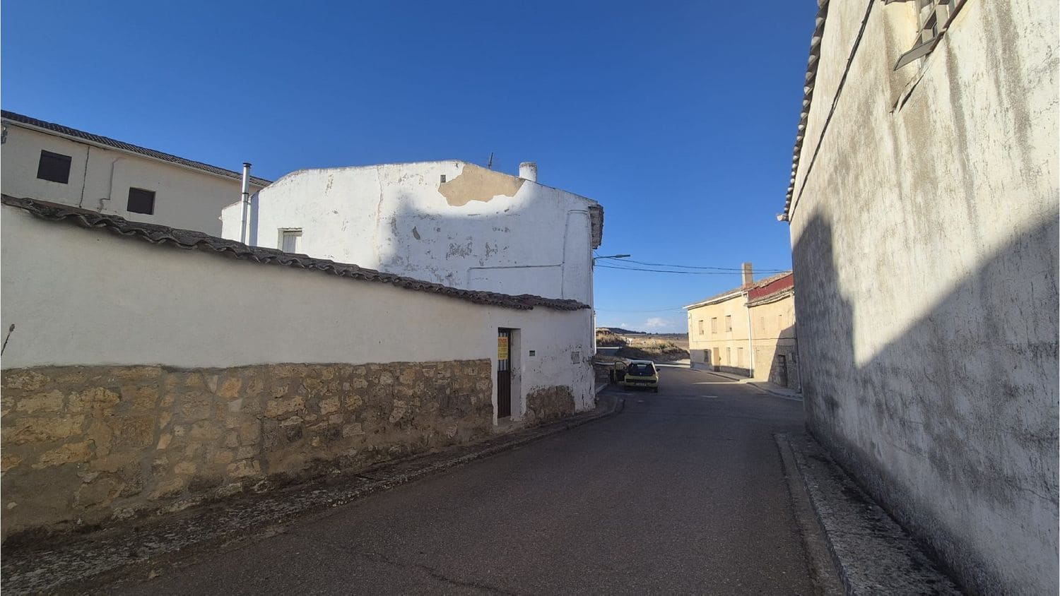 Townhouse for sale in Valdeolmillos - € 25,000 (Ref: 10130467)