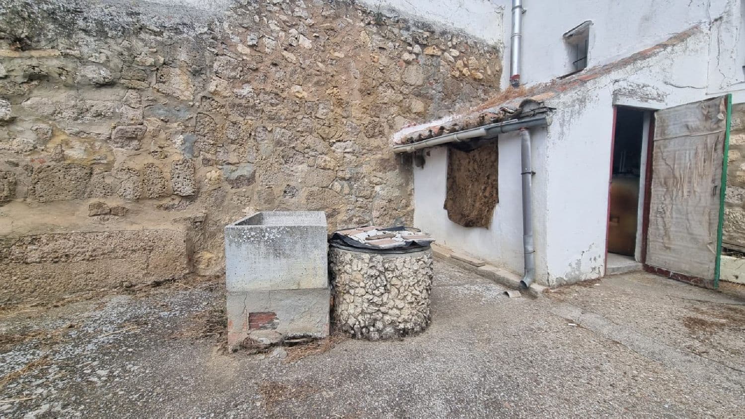 Townhouse for sale in Valdeolmillos - € 25,000 (Ref: 10130467)