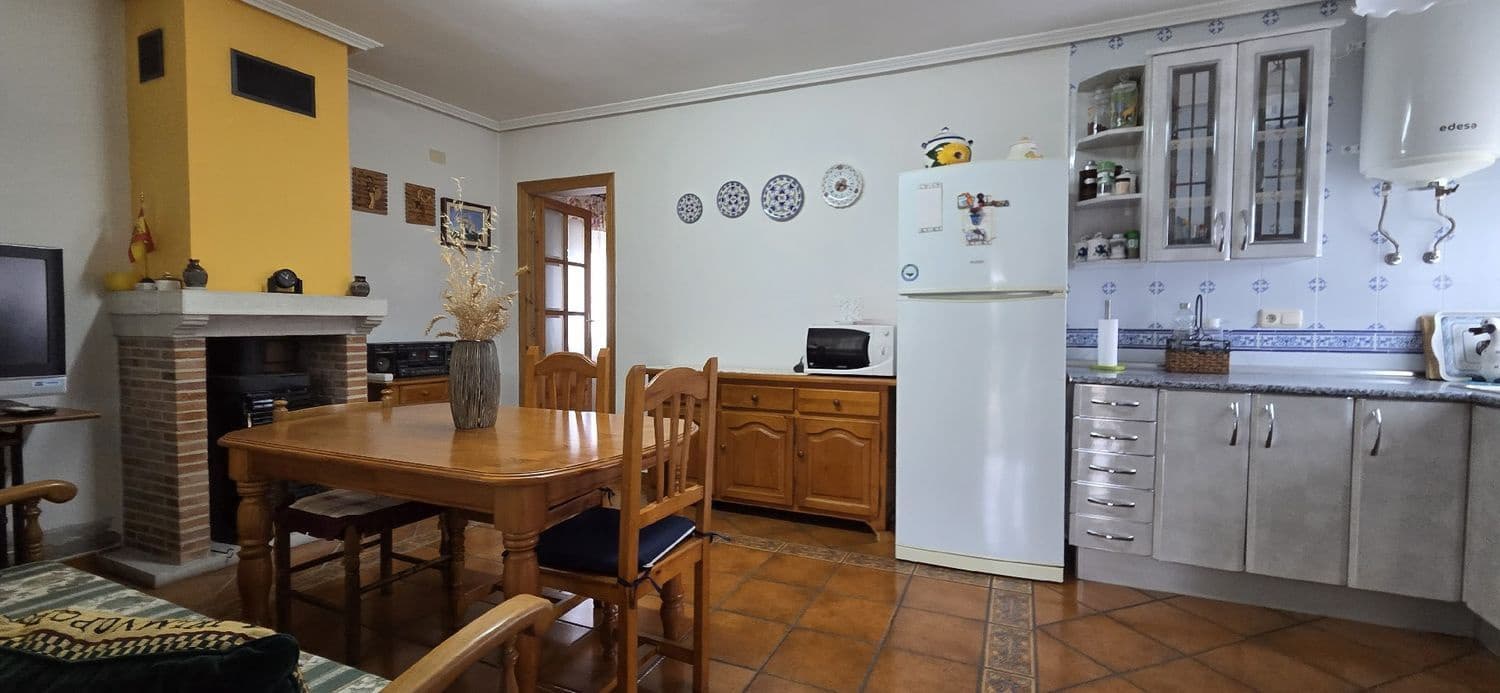 Finca/Country House for sale in Palencia city - € 300,000 (Ref: 10130468)