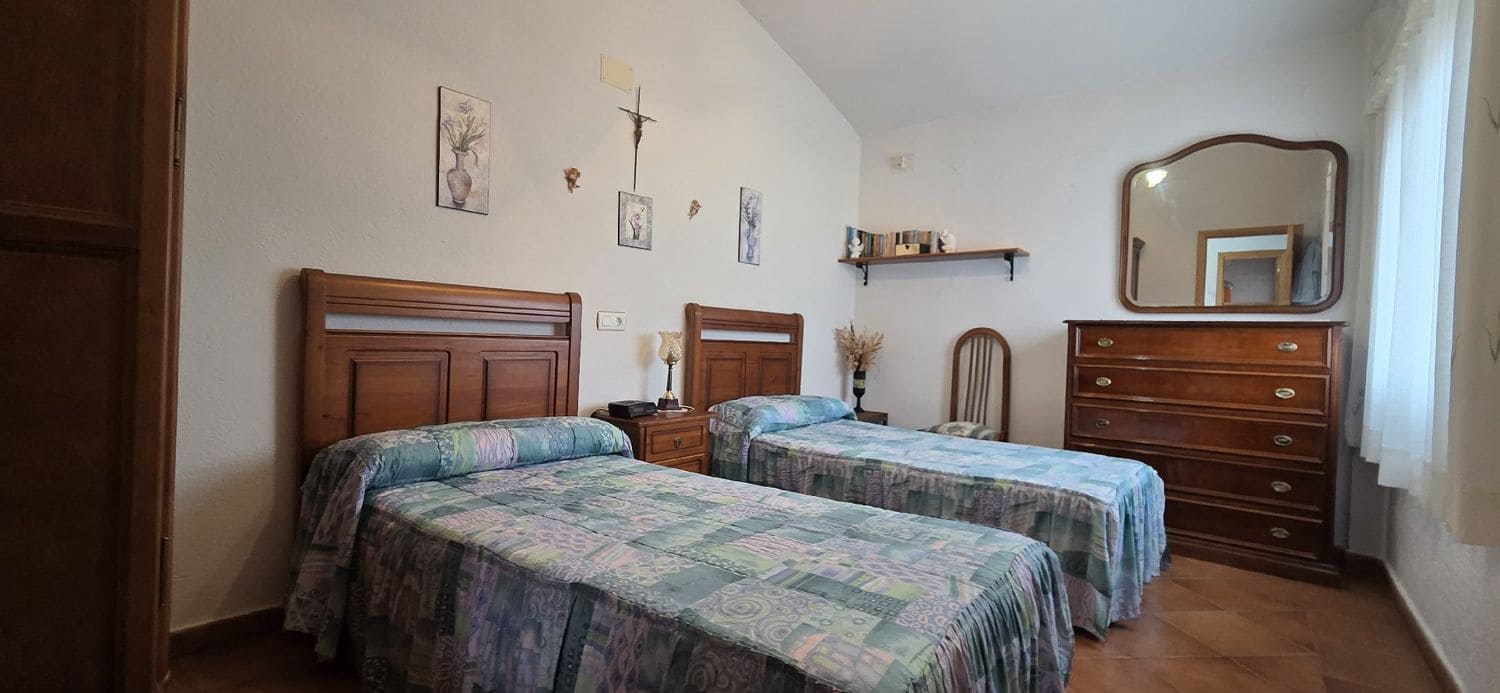 Finca/Country House for sale in Palencia city - € 300,000 (Ref: 10130468)