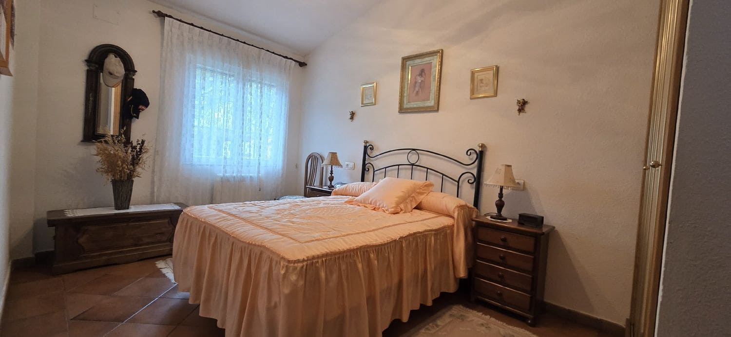 Finca/Country House for sale in Palencia city - € 300,000 (Ref: 10130468)