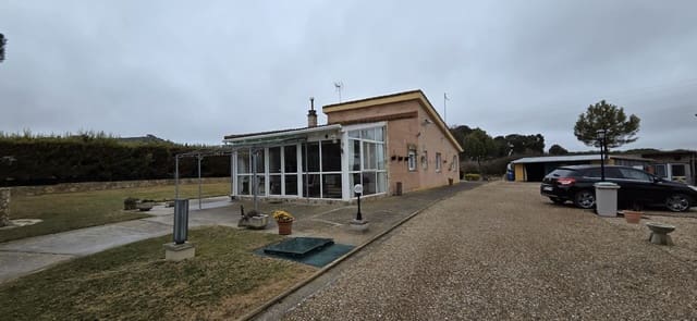 Finca/Country House for sale in Palencia city - € 300,000 (Ref: 10130468)