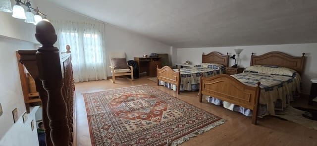 Finca/Country House for sale in Palencia city - € 300,000 (Ref: 10130468)