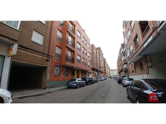 Lejlighed til leje i Palencia by - € 600 (Ref: 10168078)