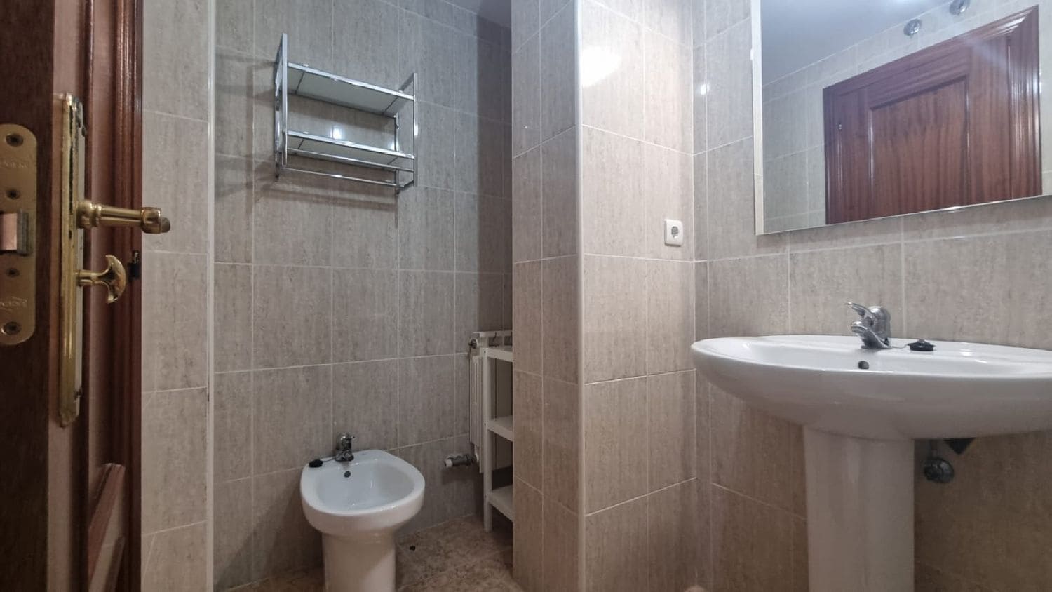 Lejlighed til leje i Palencia by - € 600 (Ref: 10168078)