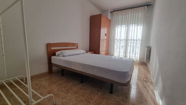 Lejlighed til leje i Palencia by - € 600 (Ref: 10168078)