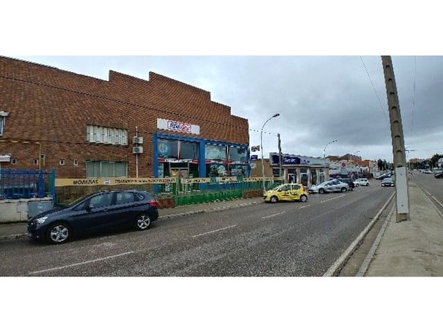 Kaupallinen myytävänä paikassa Palencia kaupunki - 350 000 € (Ref: 3835671)