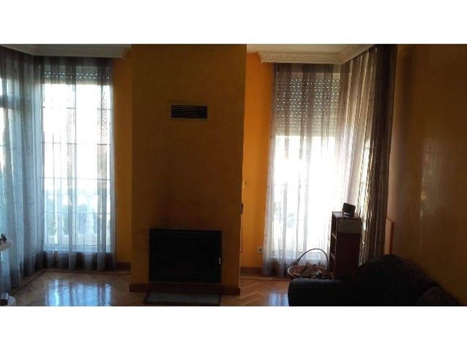 Chalet en Monzón de Campos en venta - 290.000 € (Ref: 3835844)